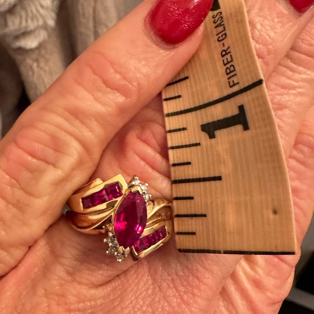 Beautiful Ruby 12k ring